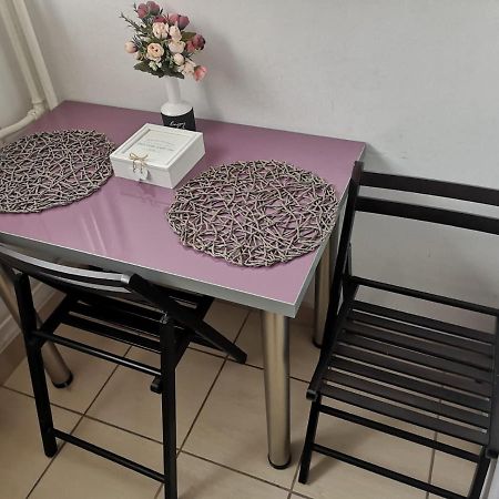 Deea Apartament Apartment ไกรโอวา ภายนอก รูปภาพ