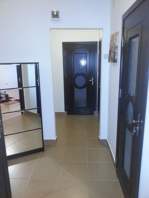 Deea Apartament Apartment ไกรโอวา ห้อง รูปภาพ