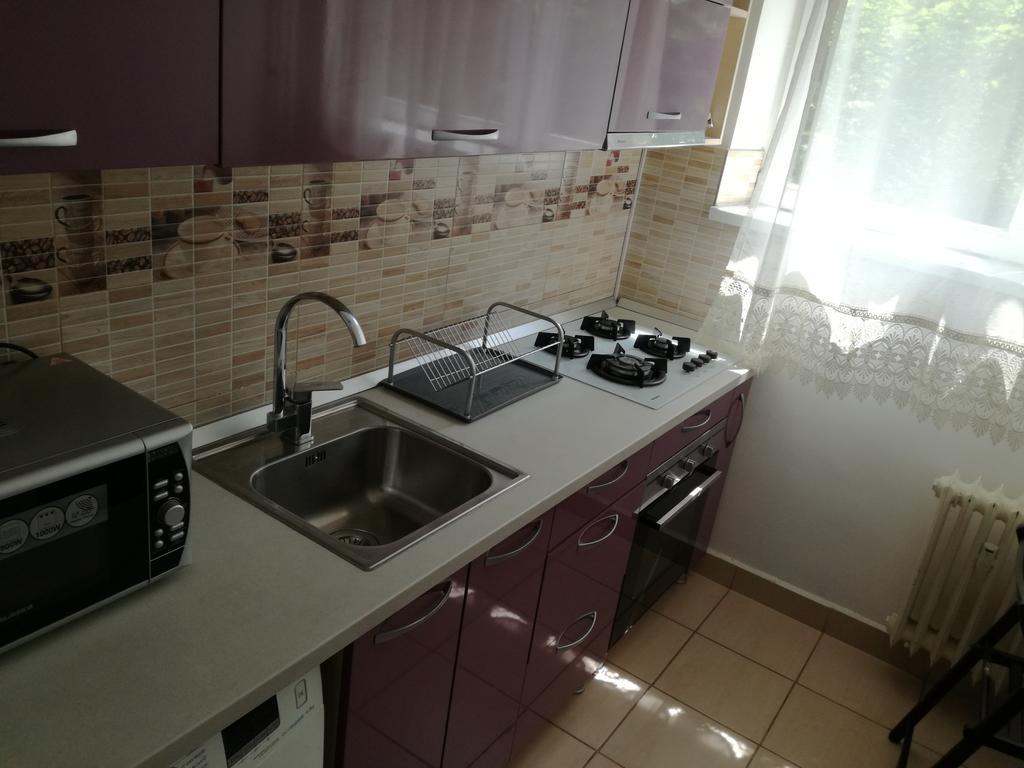 Deea Apartament Apartment ไกรโอวา ภายนอก รูปภาพ