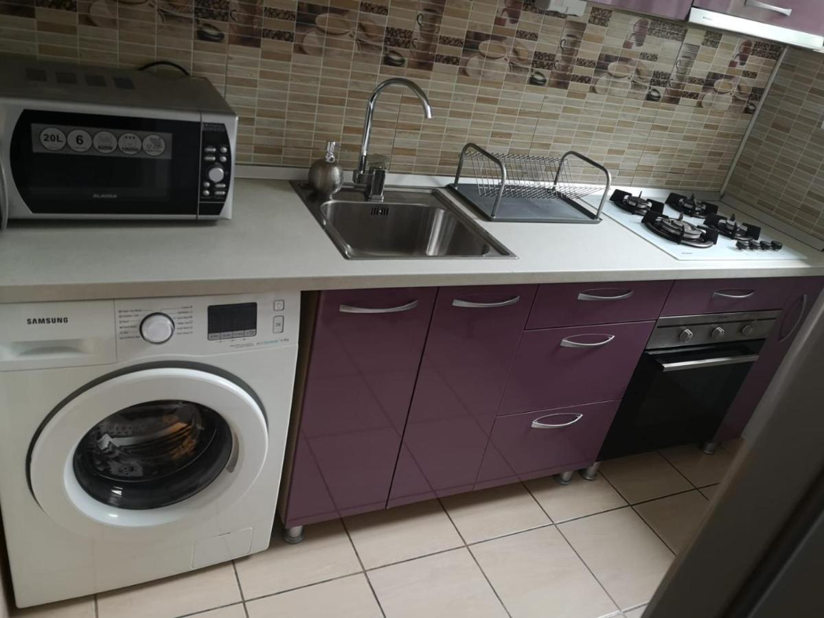Deea Apartament Apartment ไกรโอวา ภายนอก รูปภาพ