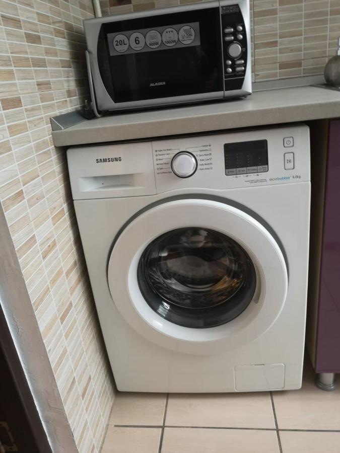 Deea Apartament Apartment ไกรโอวา ภายนอก รูปภาพ