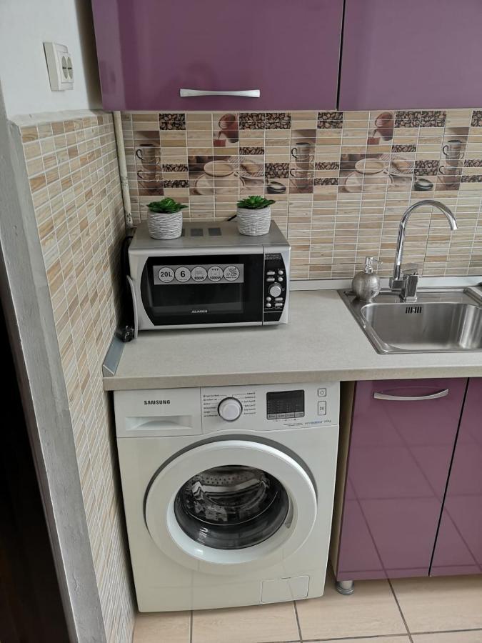 Deea Apartament Apartment ไกรโอวา ภายนอก รูปภาพ