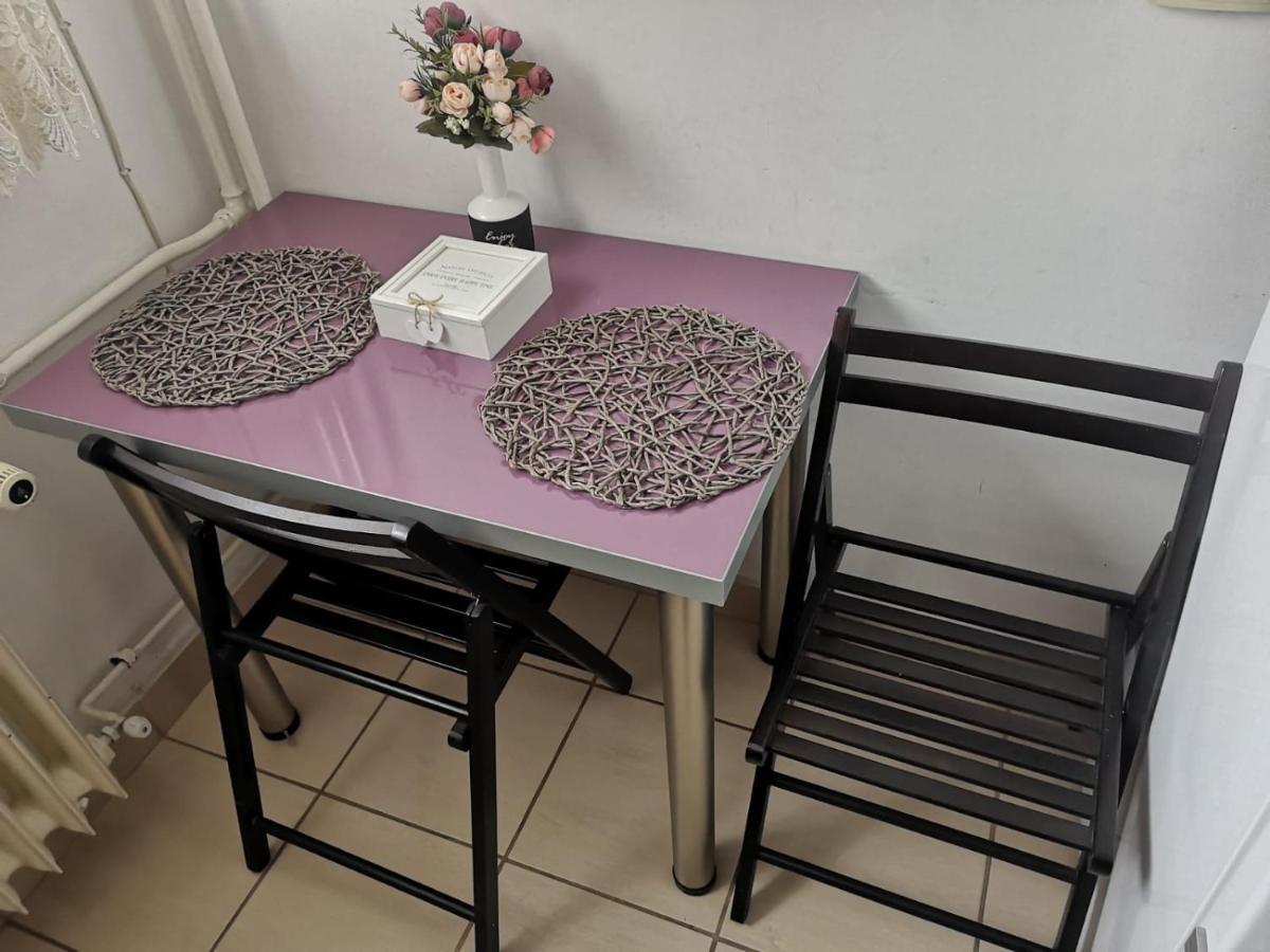 Deea Apartament Apartment ไกรโอวา ภายนอก รูปภาพ