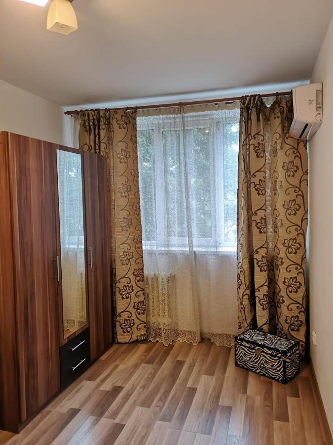 Deea Apartament Apartment ไกรโอวา ภายนอก รูปภาพ