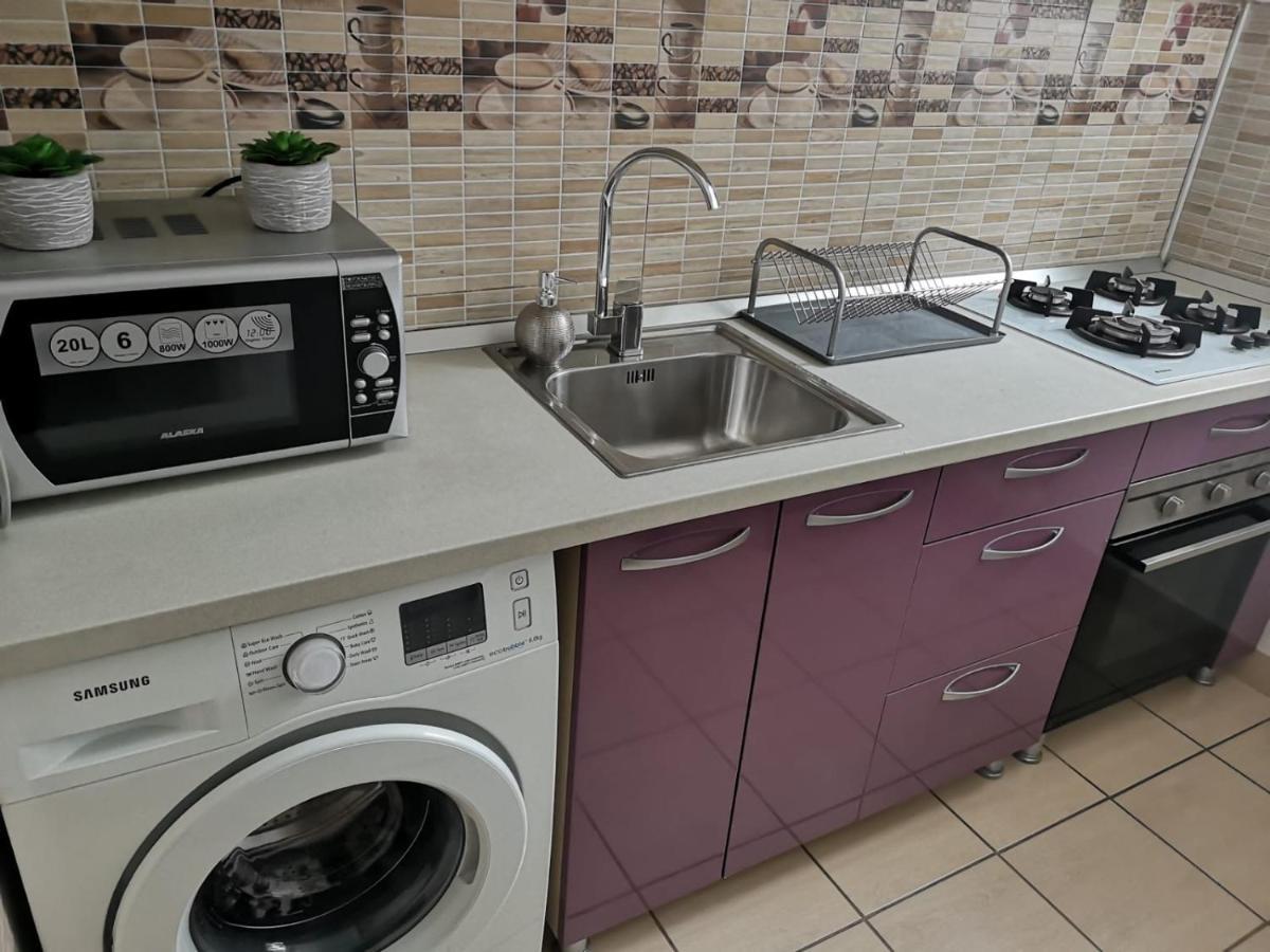 Deea Apartament Apartment ไกรโอวา ภายนอก รูปภาพ