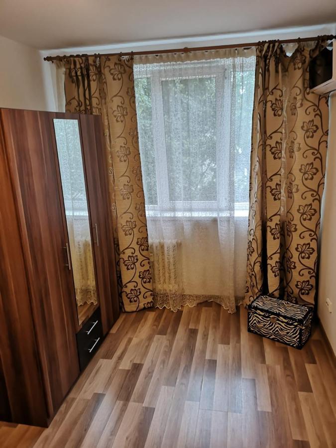 Deea Apartament Apartment ไกรโอวา ภายนอก รูปภาพ