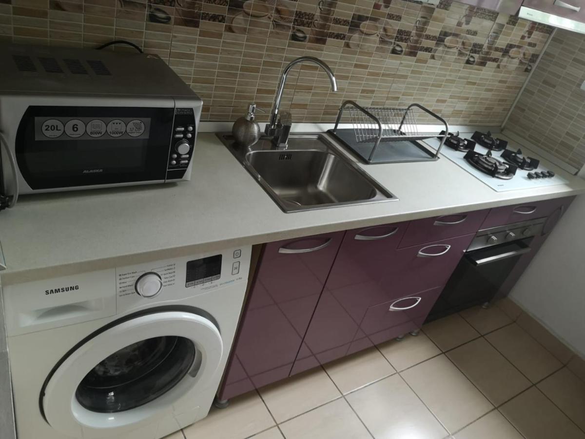 Deea Apartament Apartment ไกรโอวา ภายนอก รูปภาพ